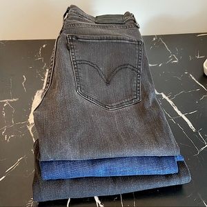 3 pairs of Levi’s Skinny Jeans